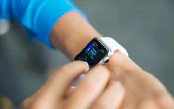 Cum să îți folosești smartwatch-ul pentru a-ți monitoriza și îmbunătăți sănătatea, fitnessul sau productivitatea